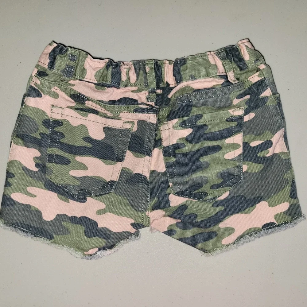 The Childrens Place Girls Pink & Green Camo Distressed Denim Shorts‎